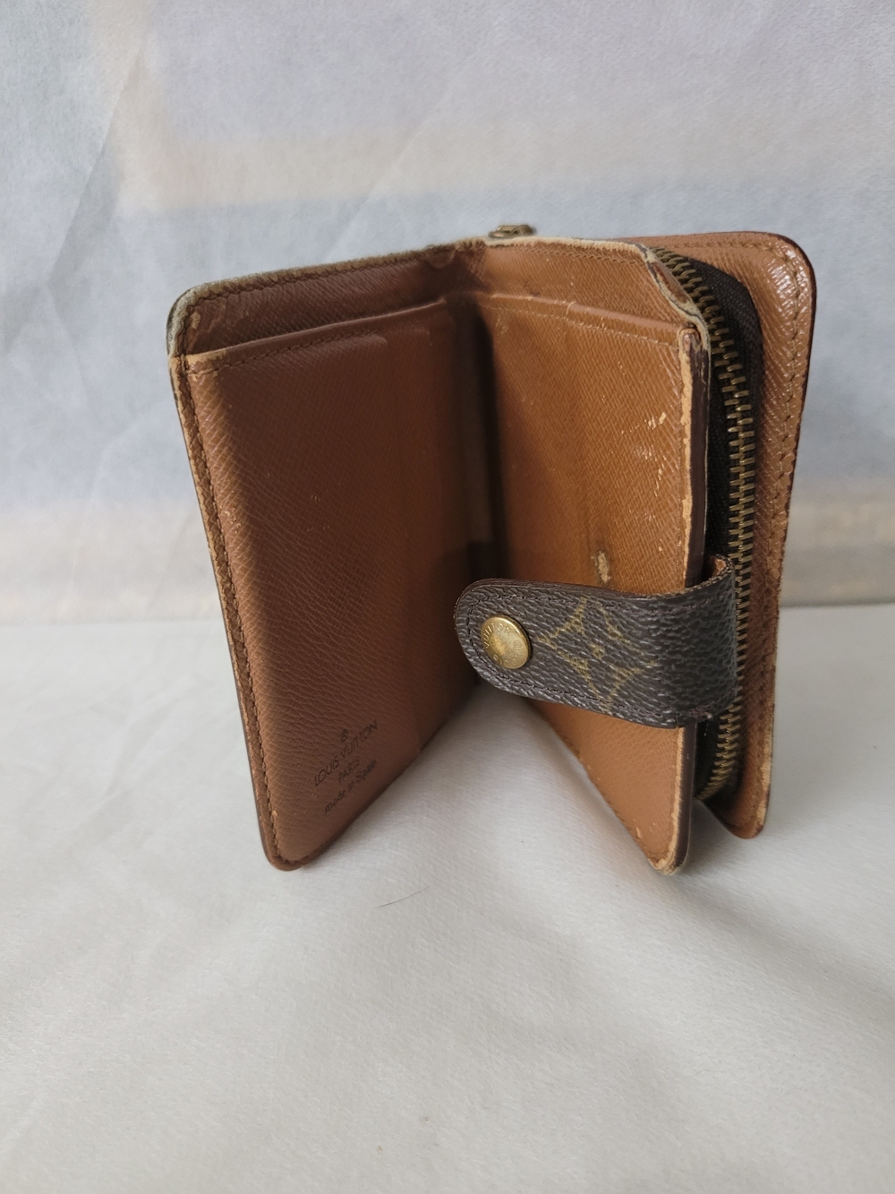 LV Monogram Compact Zippy Wallet, CA0998 - Picture 4 of 11